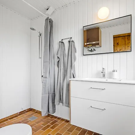 Ferienhaus Lovely In With House Sea View